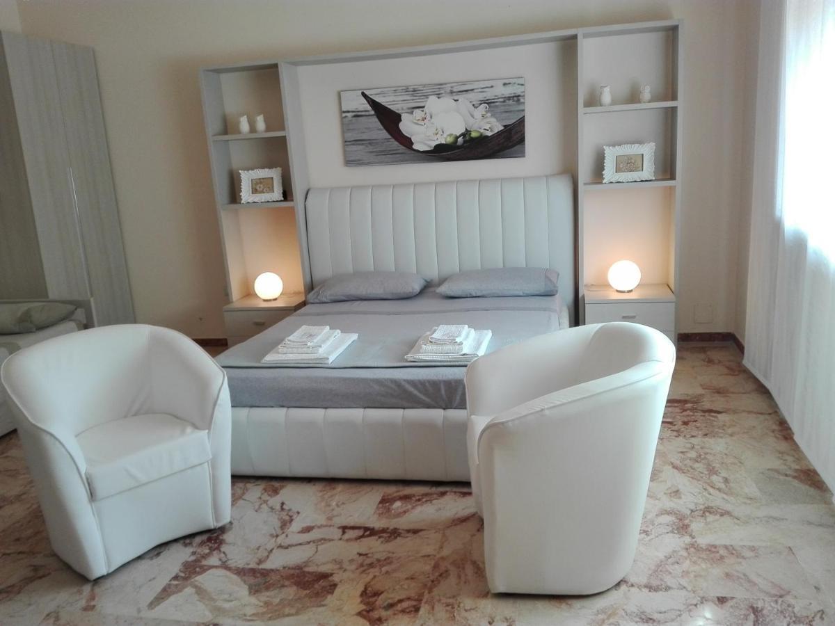 ماليي Villa Lazzari B&B Tra I Due Mari المظهر الخارجي الصورة